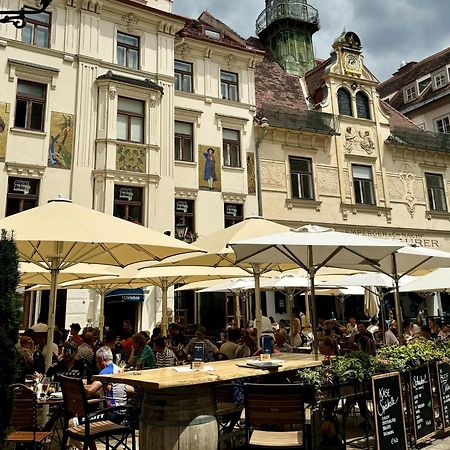 Boho Design Studio - Historic City Center With Free Parking & Aircon By Hero Homes Graz Exterior photo