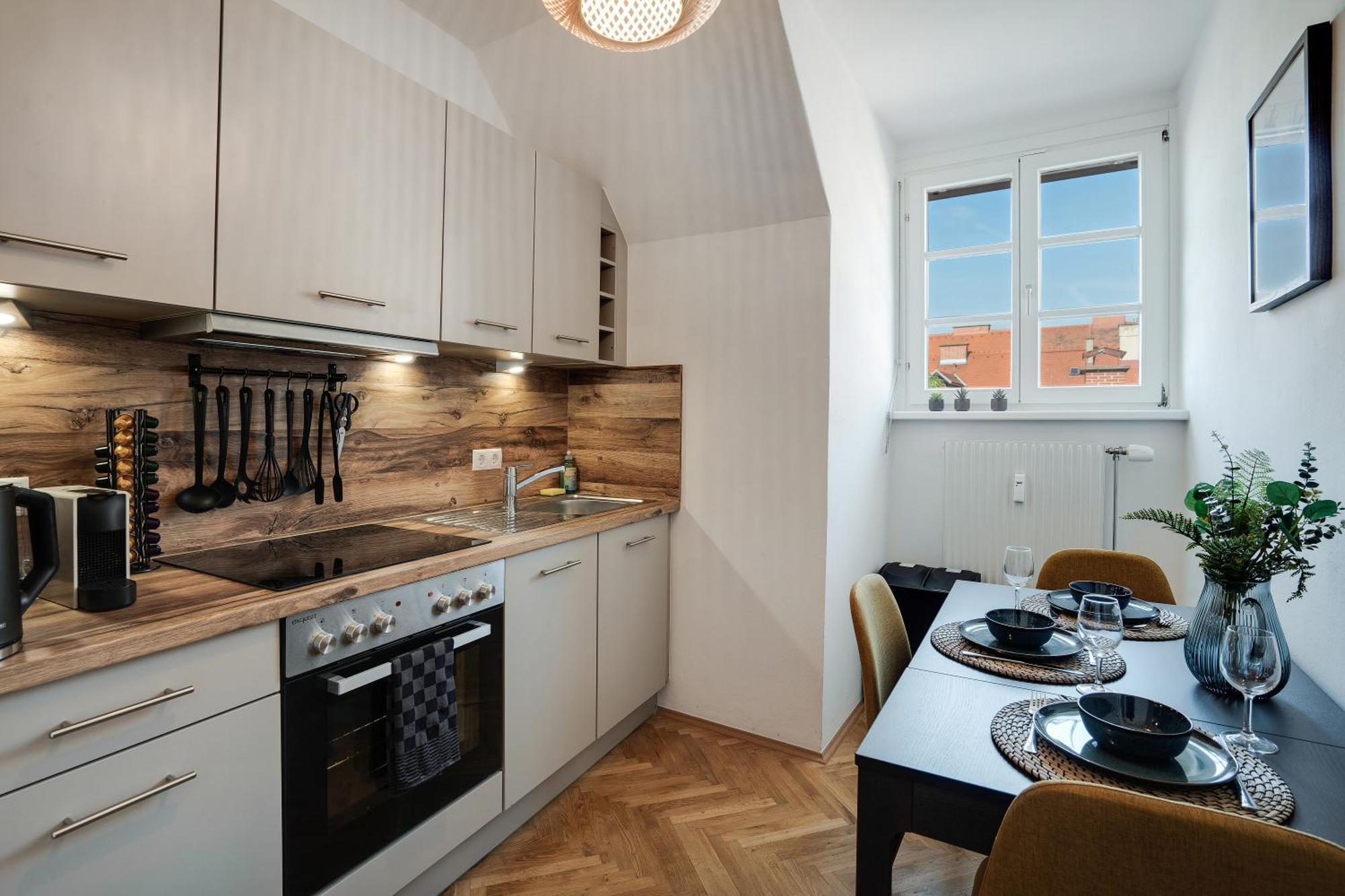 Boho Design Studio - Historic City Center With Free Parking & Aircon By Hero Homes Graz Exterior photo