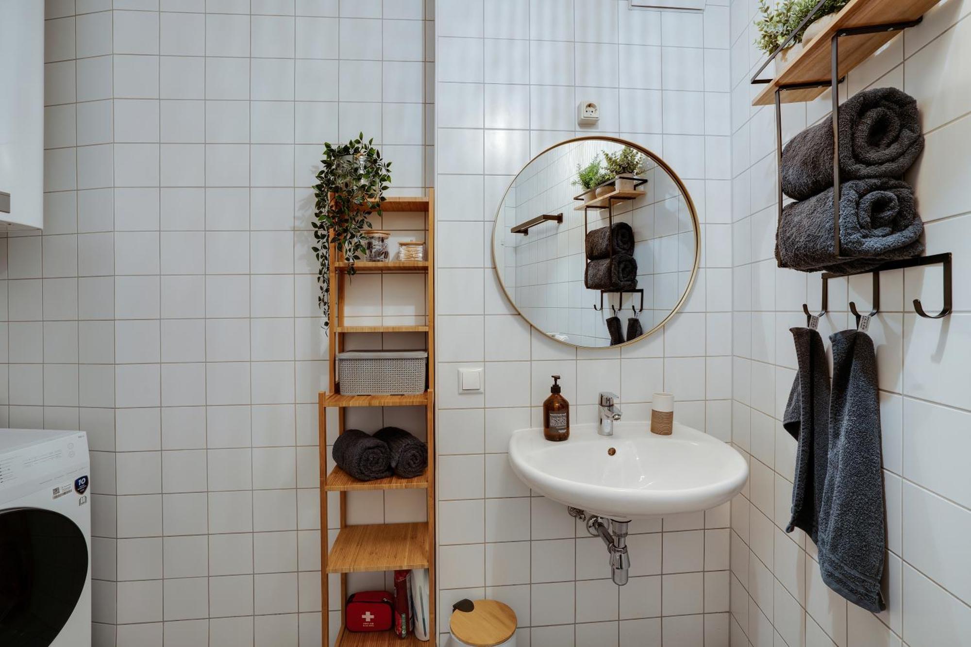 Boho Design Studio - Historic City Center With Free Parking & Aircon By Hero Homes Graz Exterior photo